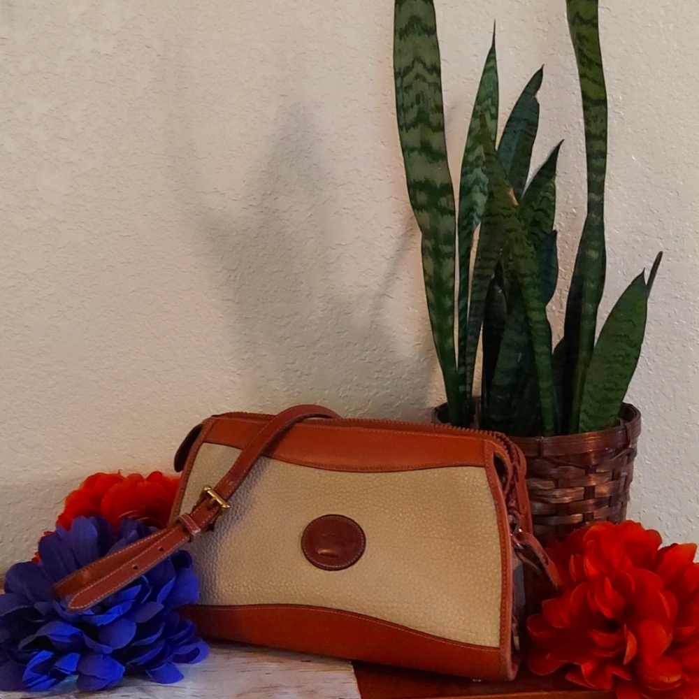 Vintage Dooney & Bourke Crossbody Leather Purse